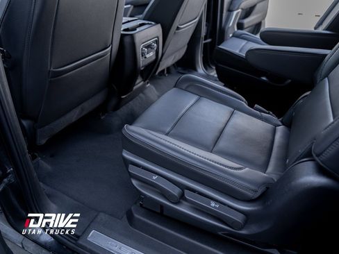 Used 2023 GMC Yukon XL Denali image 28