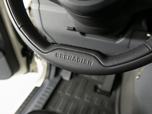 Used 2025 INEOS Grenadier Fieldmaster Edition AWD/4WD image 19