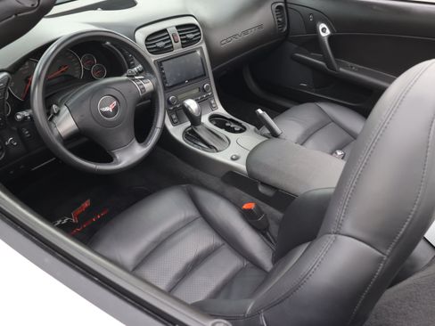 Used 2007 Chevrolet Corvette Convertible w/ Preferred Equipment Group RWD image 48