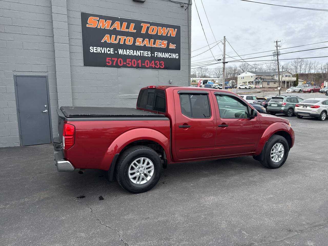 Used 2014 Nissan Frontier SV w/ SV Value Truck Package AWD/4WD image 6