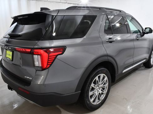 New 2025 Ford Explorer Active w/ Active Comfort Package image 11
