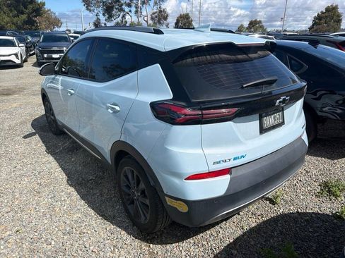 Used 2022 Chevrolet Bolt EUV Premier w/ Launch Edition FWD image 4