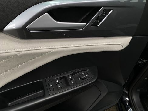 New 2026 Volkswagen Taos SEL image 29