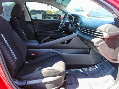 Used 2023 Hyundai Elantra SEL image 16