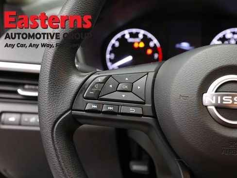 Used 2023 Nissan Altima 2.5 S FWD image 14