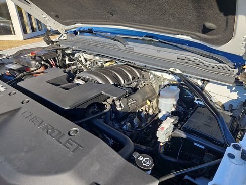 Used 2018 Chevrolet Tahoe LT w/ RST Edition image 24