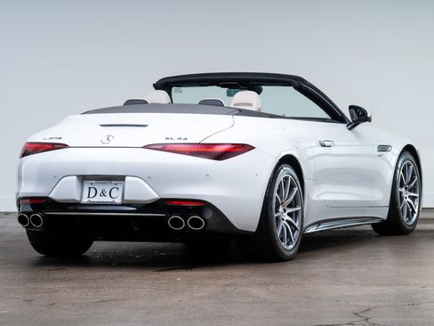 Used 2024 Mercedes-Benz SL 43 AMG image 9
