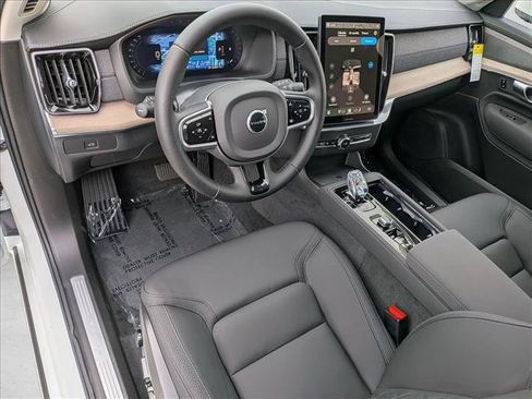 New 2026 Volvo XC90 B5 Plus w/ Protection Package AWD/4WD image 3