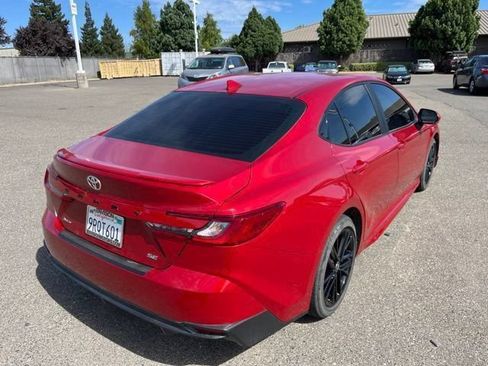 Used 2025 Toyota Camry SE FWD image 4