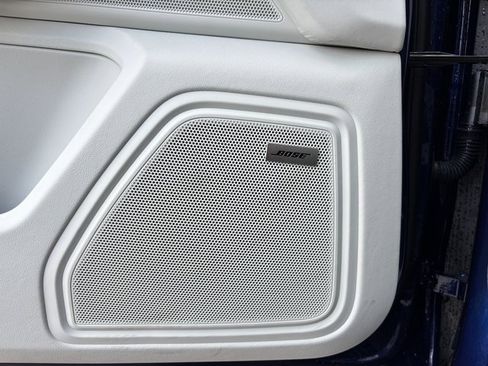 Certified 2025 Porsche Macan image 23