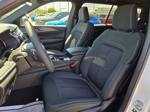 New 2026 Jeep Grand Cherokee L Laredo AWD/4WD image 14