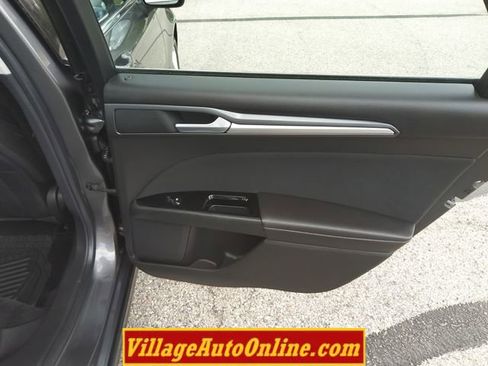 Used 2013 Ford Fusion SE FWD image 32