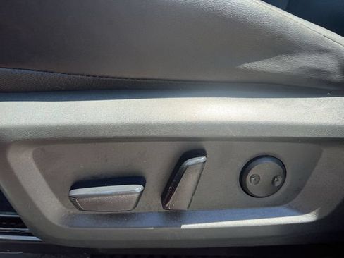 Used 2023 Nissan Rogue SV w/ SV Premium B Package FWD image 35
