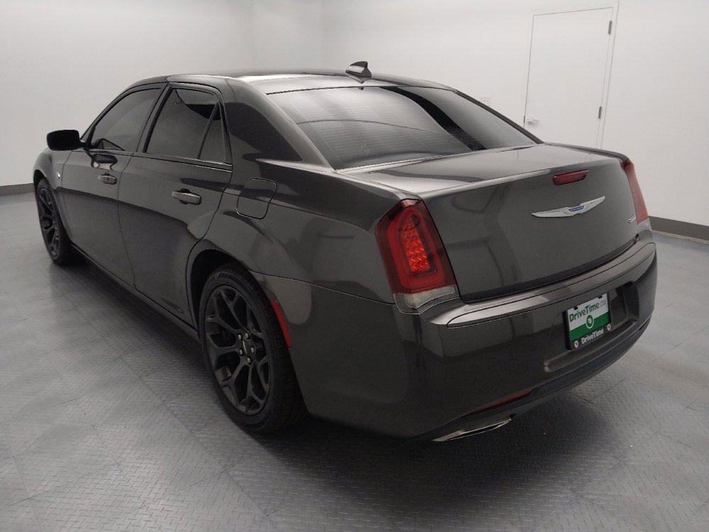 Used 2019 Chrysler 300 Touring w/ Sport Appearance Package RWD image 5