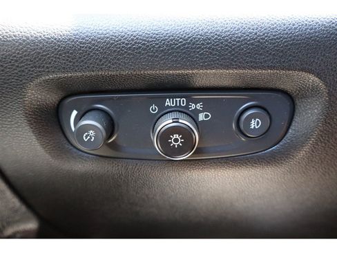 Used 2020 Chevrolet Traverse LT FWD image 27