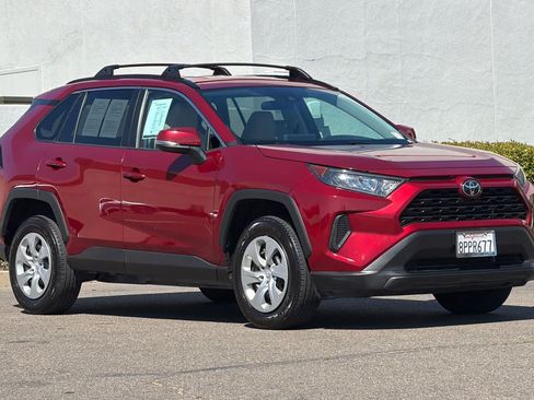 Used 2020 Toyota RAV4 LE w/ Carpet Mat Package FWD image 5