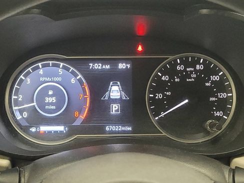 Used 2021 Nissan Versa SV FWD image 23
