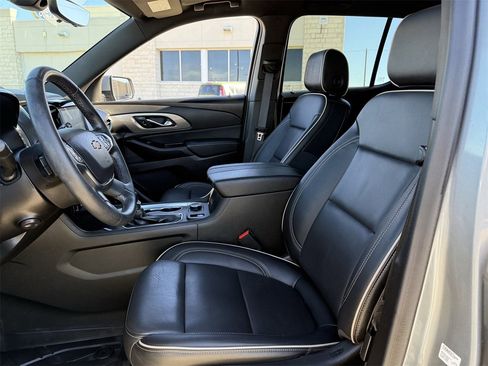 Used 2023 Chevrolet Traverse Premier image 26