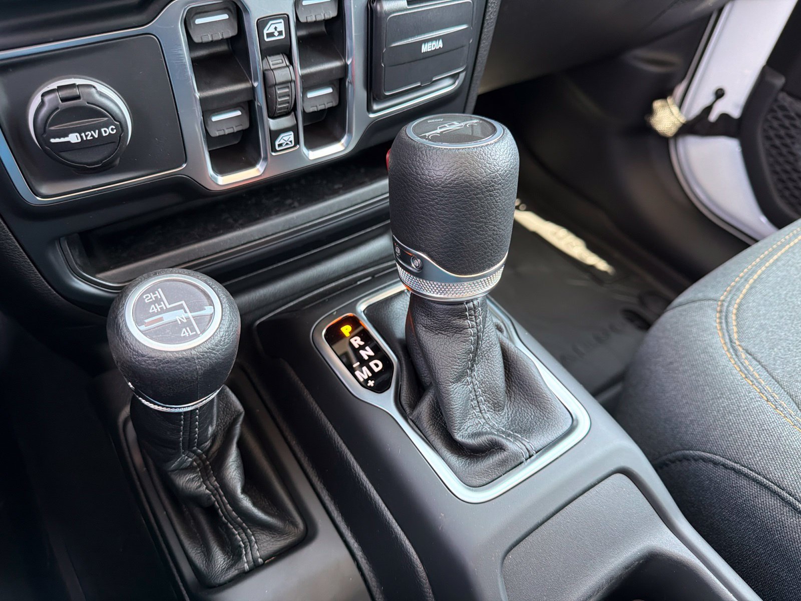 New 2026 Jeep Gladiator Sport AWD/4WD image 24