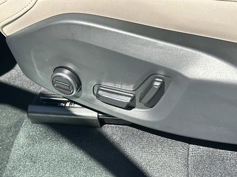 New 2026 Volvo XC90 T8 Plus image 14