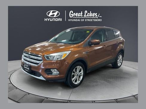 Used 2017 Ford Escape SE FWD image 1