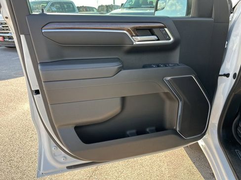 Used 2022 Chevrolet Silverado 1500 LT w/ Z71 Off-Road Package image 10