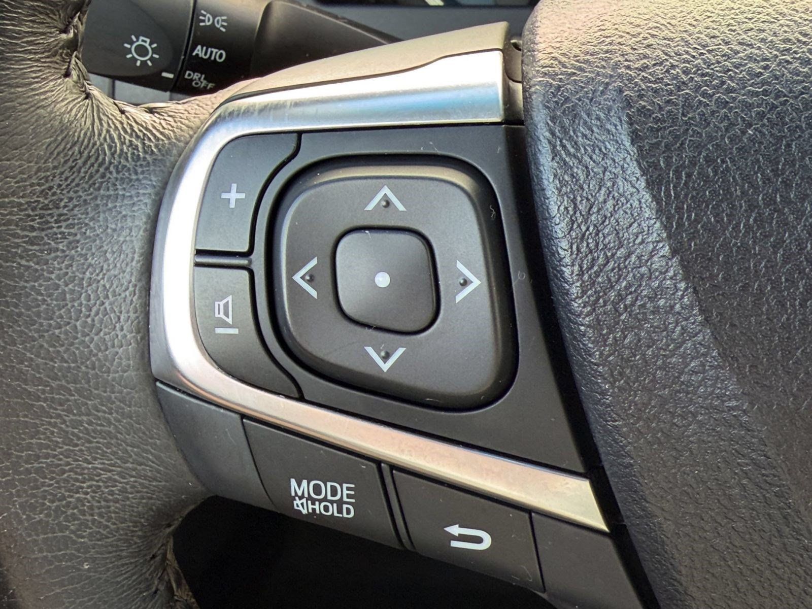 Used 2017 Toyota Camry XLE w/ Moonroof Package FWD image 17