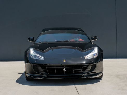 Used 2019 Ferrari GTC4Lusso T RWD image 4