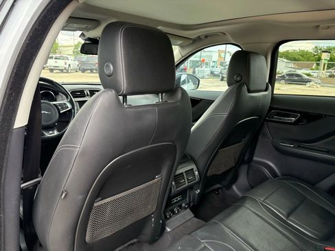 Used 2017 Jaguar F-PACE R-Sport image 13