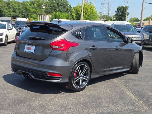 Used 2018 Ford Focus ST FWD image 21