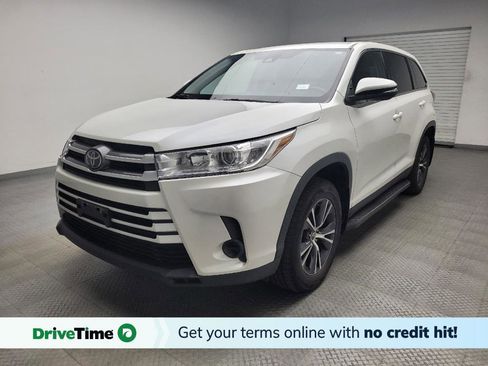 Used 2019 Toyota Highlander LE image 1