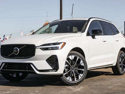 New 2026 Volvo XC60 B5 Plus w/ Climate Package