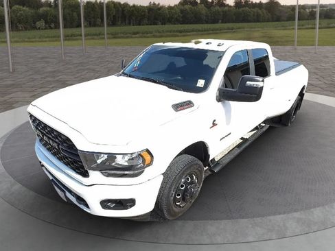 Used 2024 RAM 3500 Big Horn w/ Night Edition AWD/4WD image 12