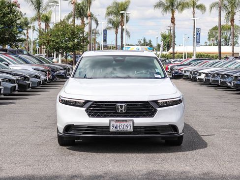 Used 2025 Honda Accord SE image 2