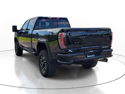 Used 2024 GMC Sierra 2500 AT4X AWD/4WD image 4