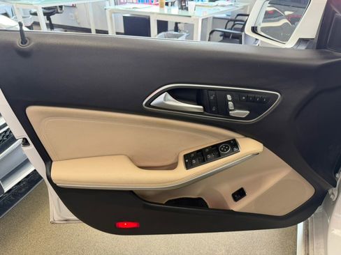 Used 2019 Mercedes-Benz CLA 250 image 21