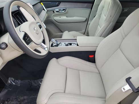 New 2026 Volvo XC90 T8 Ultra w/ Protection Package Premier AWD/4WD image 9