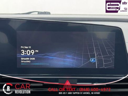 Used 2024 Hyundai Elantra Limited image 23