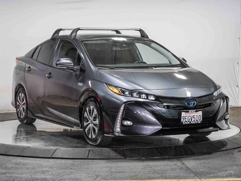 Used 2022 Toyota Prius Prime Limited FWD image 5