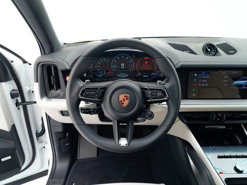 New 2026 Porsche Cayenne image 33