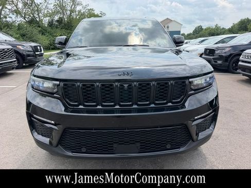 Used 2025 Jeep Grand Cherokee Limited w/ Luxury Tech Group II AWD/4WD image 3