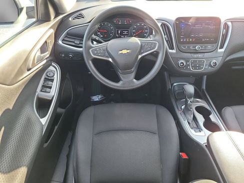 Used 2025 Chevrolet Malibu LT image 16