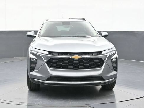 New 2026 Chevrolet Trax LT w/ Driver Confidence Package FWD image 16