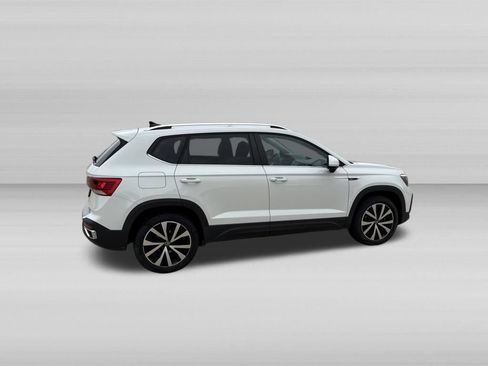 Used 2022 Volkswagen Taos SE AWD/4WD image 4