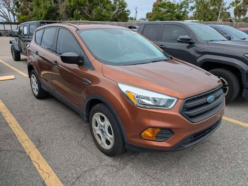 Used 2017 Ford Escape S image 2