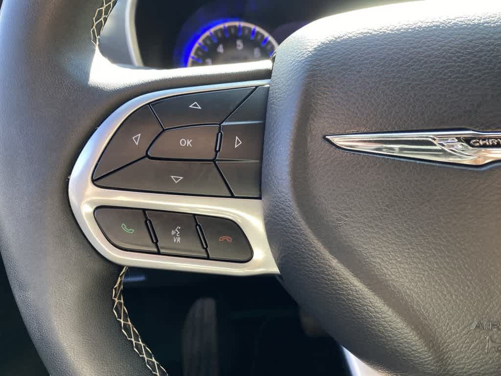 Used 2025 Chrysler Pacifica Select FWD image 19