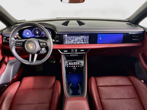 Certified 2025 Porsche Macan Electric RWD image 11