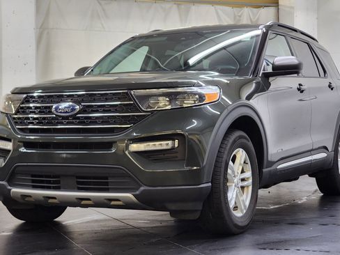 Used 2022 Ford Explorer XLT w/ Equipment Group 202A image 11