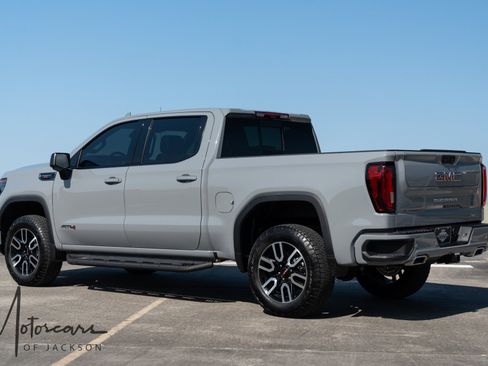 Used 2025 GMC Sierra 1500 AT4 w/ AT4 Premium Package image 9