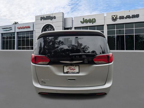 New 2026 Chrysler Voyager LX FWD image 4